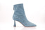 Bottine Aquazzura Amore 75 Booty en suède bleu denim
Chaussure à talon aiguille 7,5 cm en suède bleu signée Aquazzura
Détail du bout carré de la bottine Aquazzura Amore 75
Vue arrière de la bottine Aquazzura avec tirette zippée
Bottine chic en suède bleu pour femme avec talon fin

