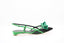 Sandale sling Rupert Anderson Fay 05 en satin vert émeraude avec bout pointu, mesh noir et nœud élégant sur l’avant